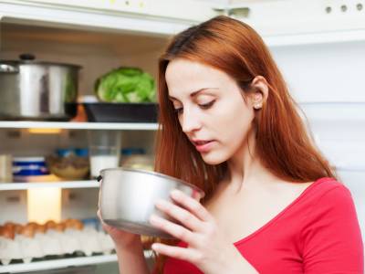 Dejar comida fuera de la nevera es uno de los mayores errores en la cocina. Averigüe por qué.