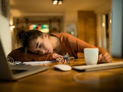 Cómo evitar quedarse dormido después de comer: ¡Consejos y estrategias!