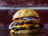 Smash Burger: Mucho más que una moda, una nueva forma de disfrutar las hamburguesas