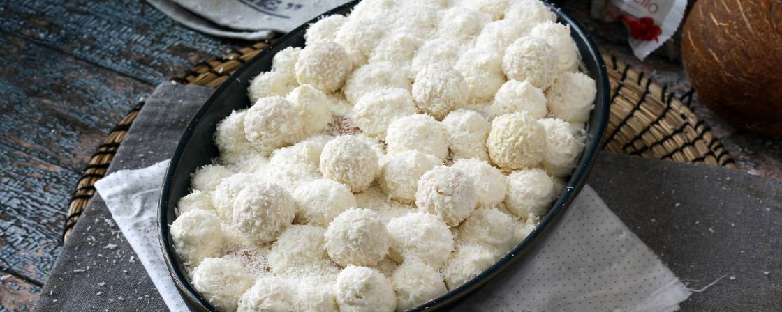 Tiramisú Raffaello: Dos sabores que nos encantan en un solo postre