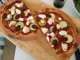 Receta Pizza de espetec, calabacín y queso de cabra