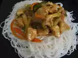 Receta Wok de pollo con verduras y fideos de arroz