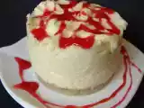 Receta Mousse de chocolate blanco, bizcocho de almendra y corazon fresa