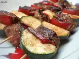 Receta Brochetas de ternera con pimiento rojo y calabacín