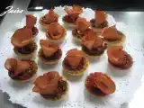 Receta Tartaletas de lomo embuchado y tomates secos marinados