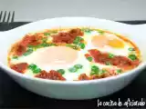 Receta Huevos al plato con guisantes y sobrasada de santi santamaría