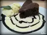 Receta Brownie con nueces al microonas con helado de vainilla