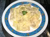 Receta Tortellini de requesón y espinacas con salsa cremosa de champiñones