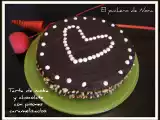 Receta Tarta de moka y chocolate con piñones caramelizados.