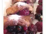 Receta Buñuelos soufflé rellenos crema de cacao con avellanas y frutas del bosque