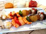 Receta Brocheta de pescado azul y marisco con tres salsas