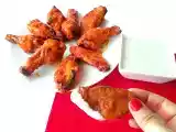 Receta Alitas de pollo al horno con salsa buffalo y salsa de queso azul