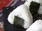 Receta Onigiri de atún, el pequeño sándwich de arroz japonés - おにぎり