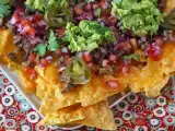 Receta Nachos con guacamole, queso y chili con carne ¡perfectos para un picoteo entre amigos!