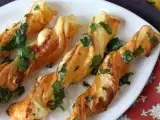 Receta Hojaldres trenzados con queso y mantequilla de ajo y perejil en freidora de aire