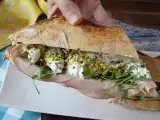 Receta Bocadillo italiano de mortadela, burrata y pesto