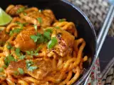 Receta Udon con pollo, curry rojo tailandés y leche de coco