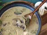 Receta Sopa húngara de champiñones (gombaleves): receta fácil y cremosa