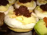 Receta Cazuelitas de hojaldre rellenas de humus y paté de aceitunas