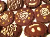 Receta Galletas decoradas con gotitas de dos chocolates y de caramelo