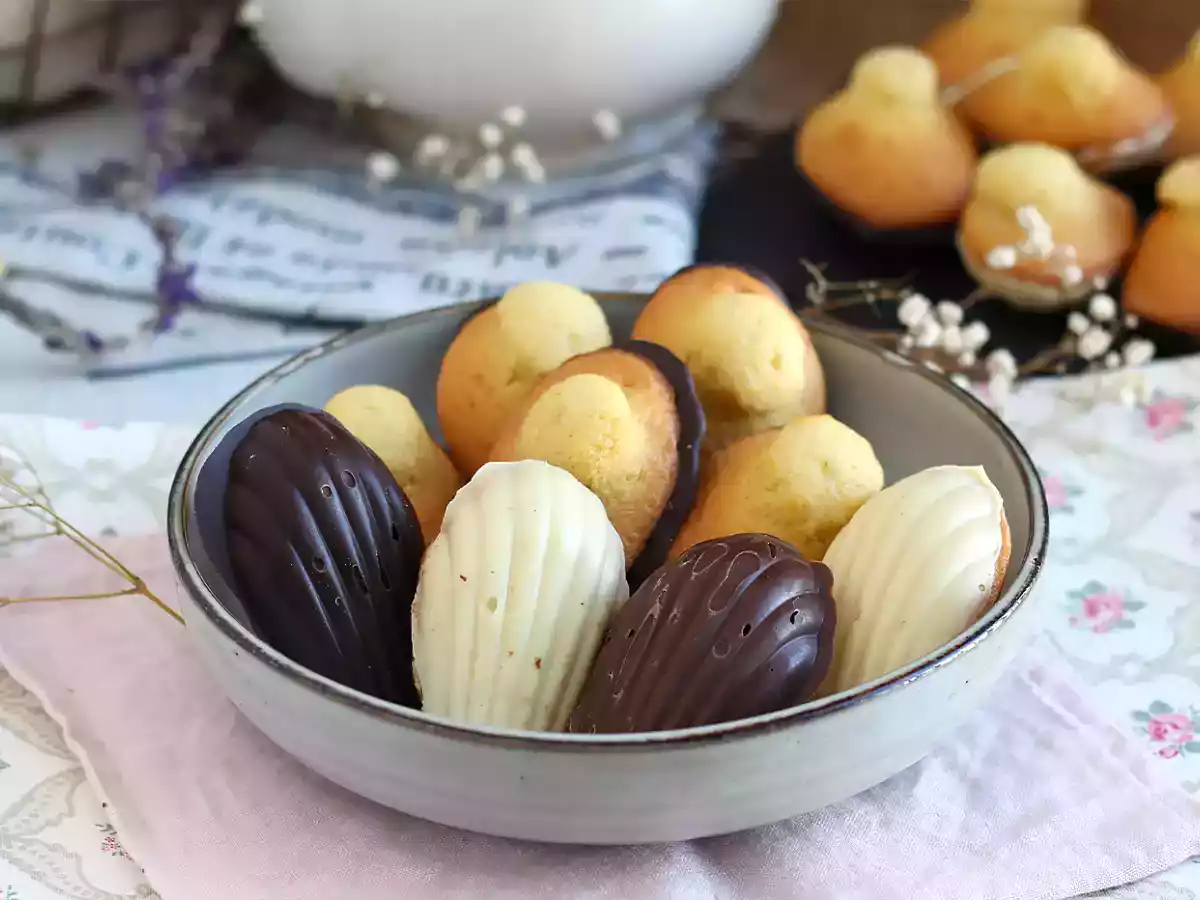 Receta Madeleines con chocolate tricolor