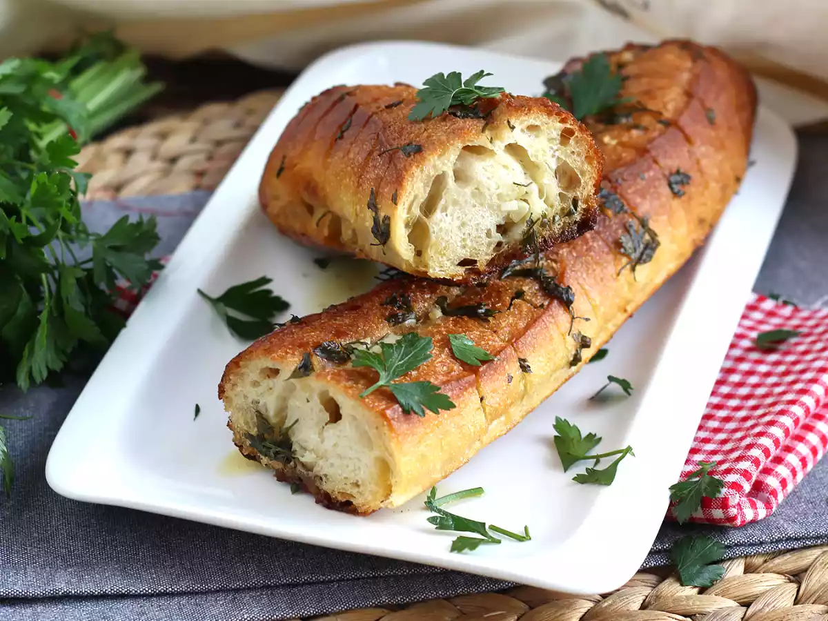 Receta Pan crujiente de ajo y perejil