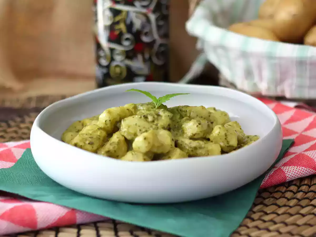 Receta Ñoquis de patata caseros con salsa pesto