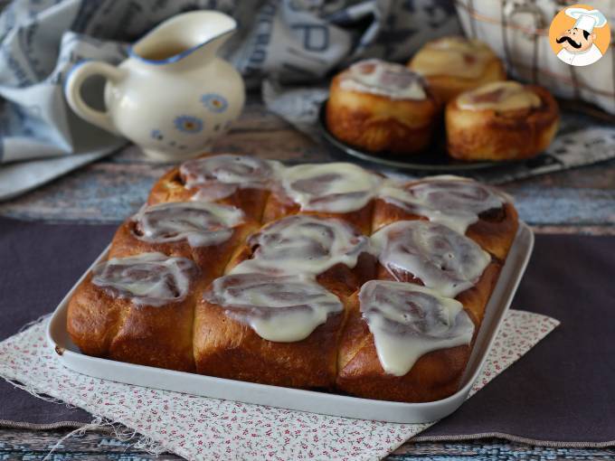 Cinnamon rolls: deliciosos rollitos de canela con glaseado de vainilla