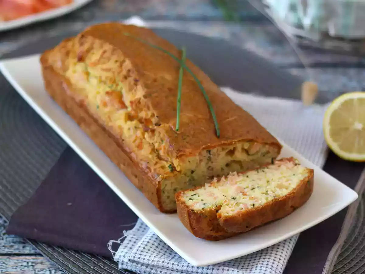 Receta Cake de salmón ahumado, limón y cebollino