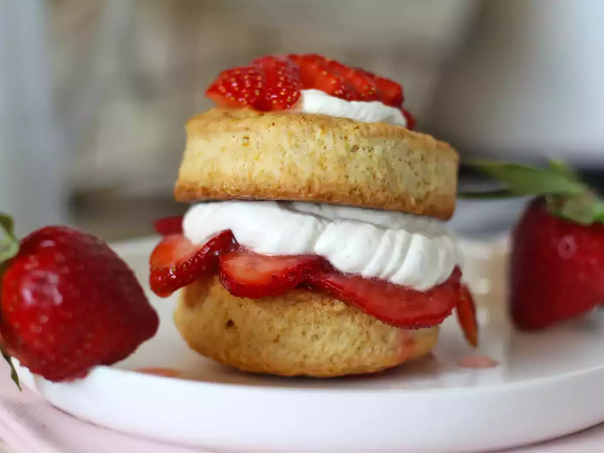 Receta Strawberry shortcake, el pastel americano de fresas y nata que nunca falla