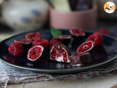 Receta Franuí caseros: mini bombones de frambuesa con cobertura de chocolate