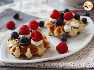 Receta Gofres de fruta, chocolate y nata montada