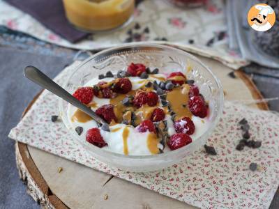 Receta Skyr bowl con frutos rojos, mantequilla de cacahuete y chocolate