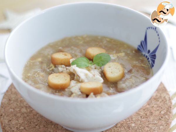 Sopa de ajo y huevo, el entrante perfecto - Receta Petitchef