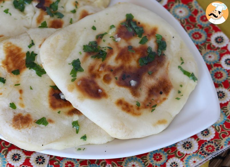 Pan naan relleno de queso en sartén, receta express - Receta Petitchef