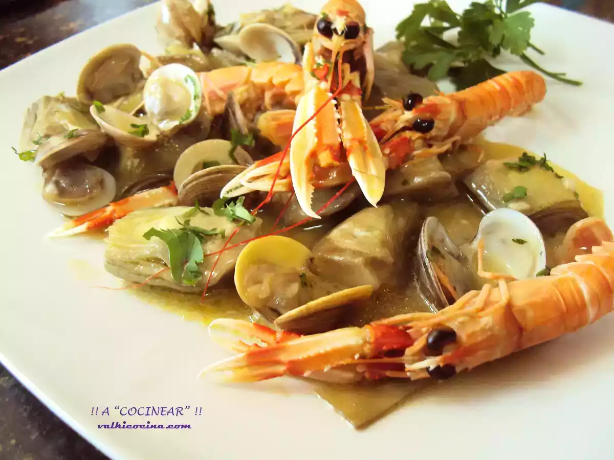 Alcachofas con almejas y cigalitas