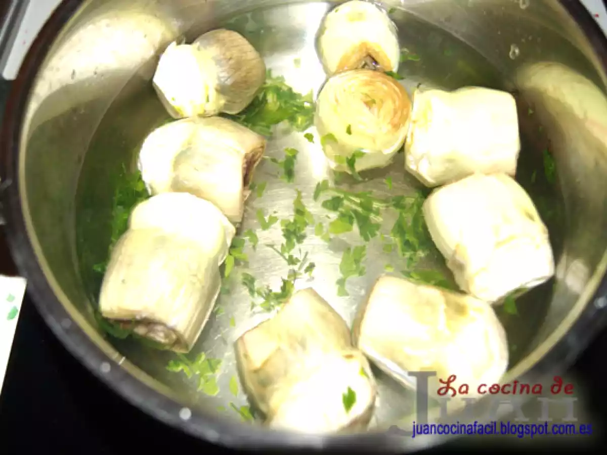 ALCACHOFAS RELLENAS EN SALSA - foto 2