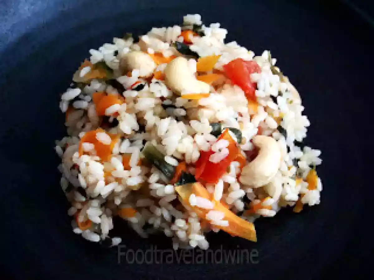 Arroz indio con tomates, espinacas, zanahoria y castañas de caju....una delicia! - foto 3