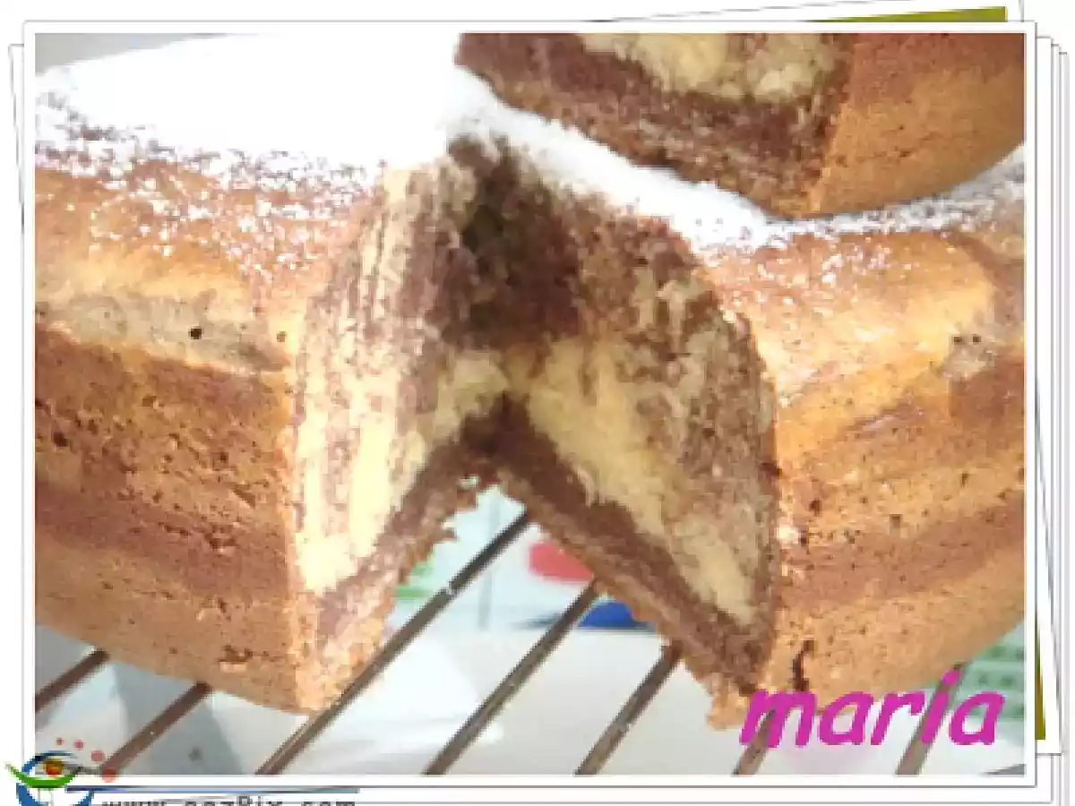 Bizcocho de crema catalana y chocolate amarmolado