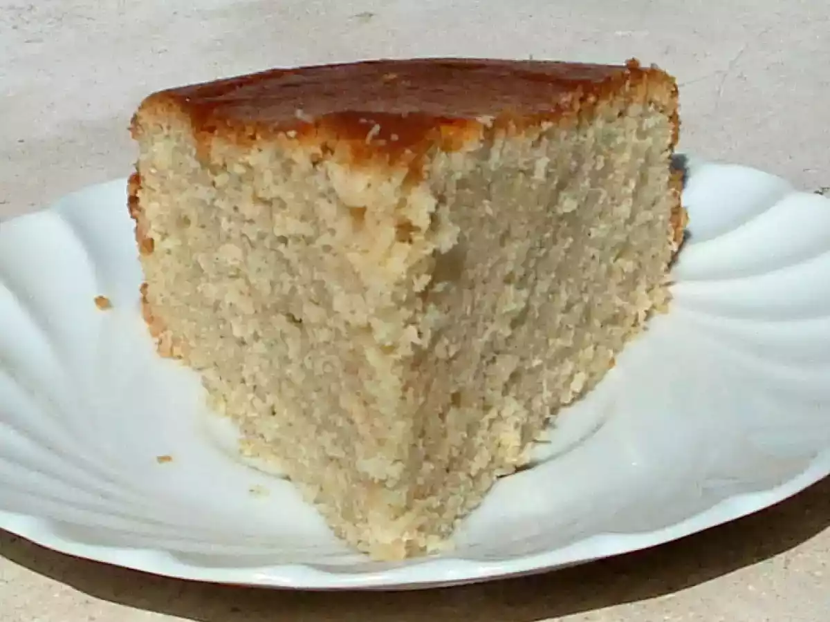 Bizcocho de yogur de cabra, cardamomo y crema de coco