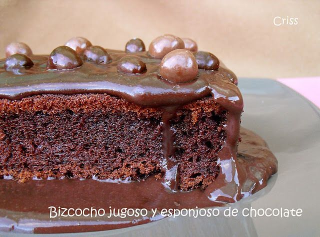 Bizcocho jugosos y esponjoso de chocolate - Receta Petitchef