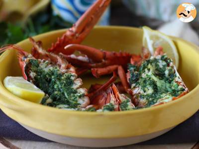 Bogavante al horno con perejil y limón: sencillez y sofisticación en la mesa., foto 3