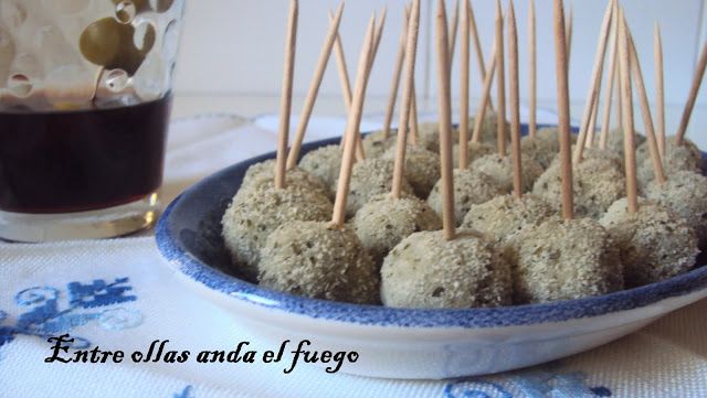 Bolas de queso roquefort, de julia child - Receta Petitchef