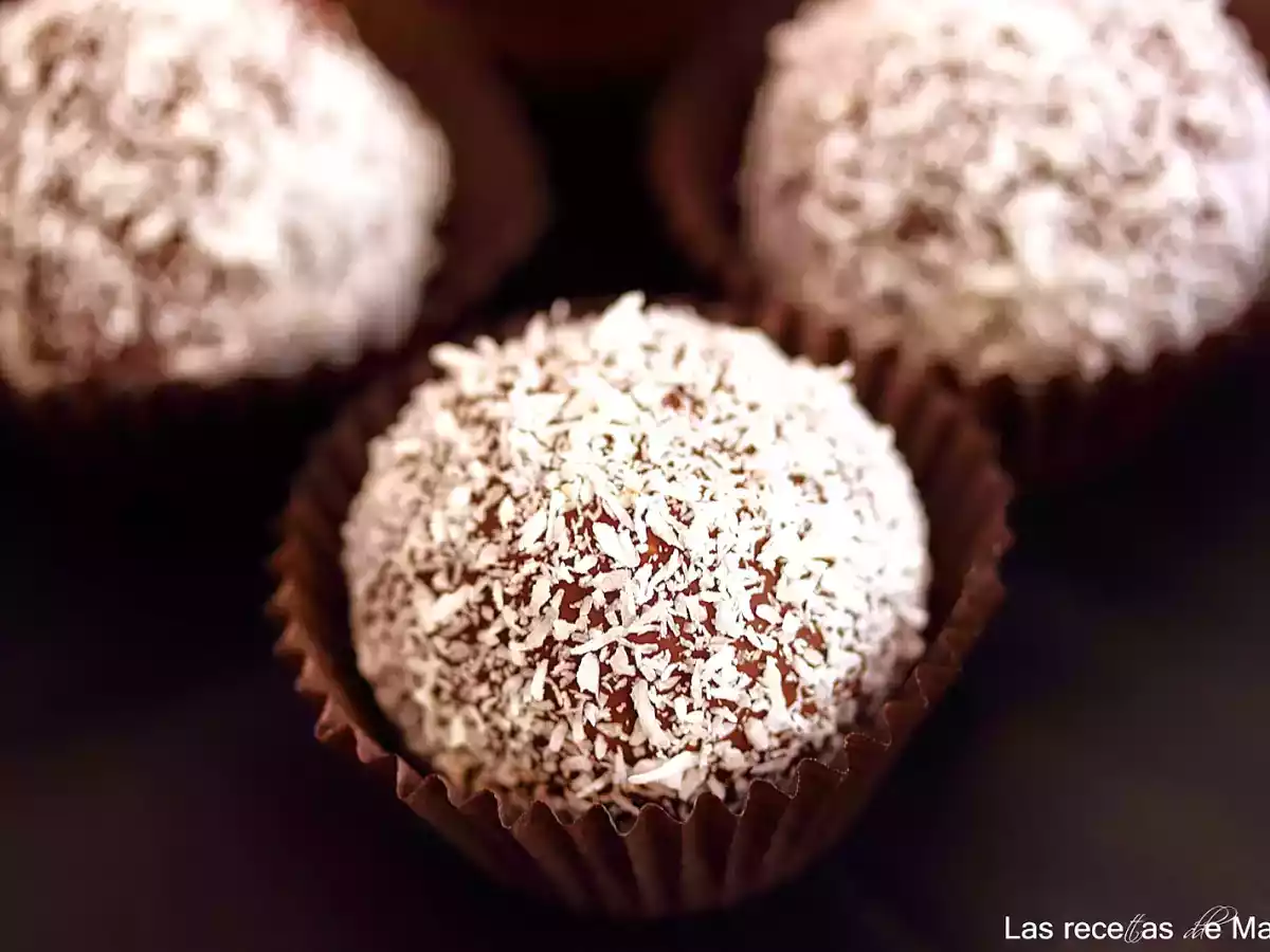 Bolitas de coco y chocolate