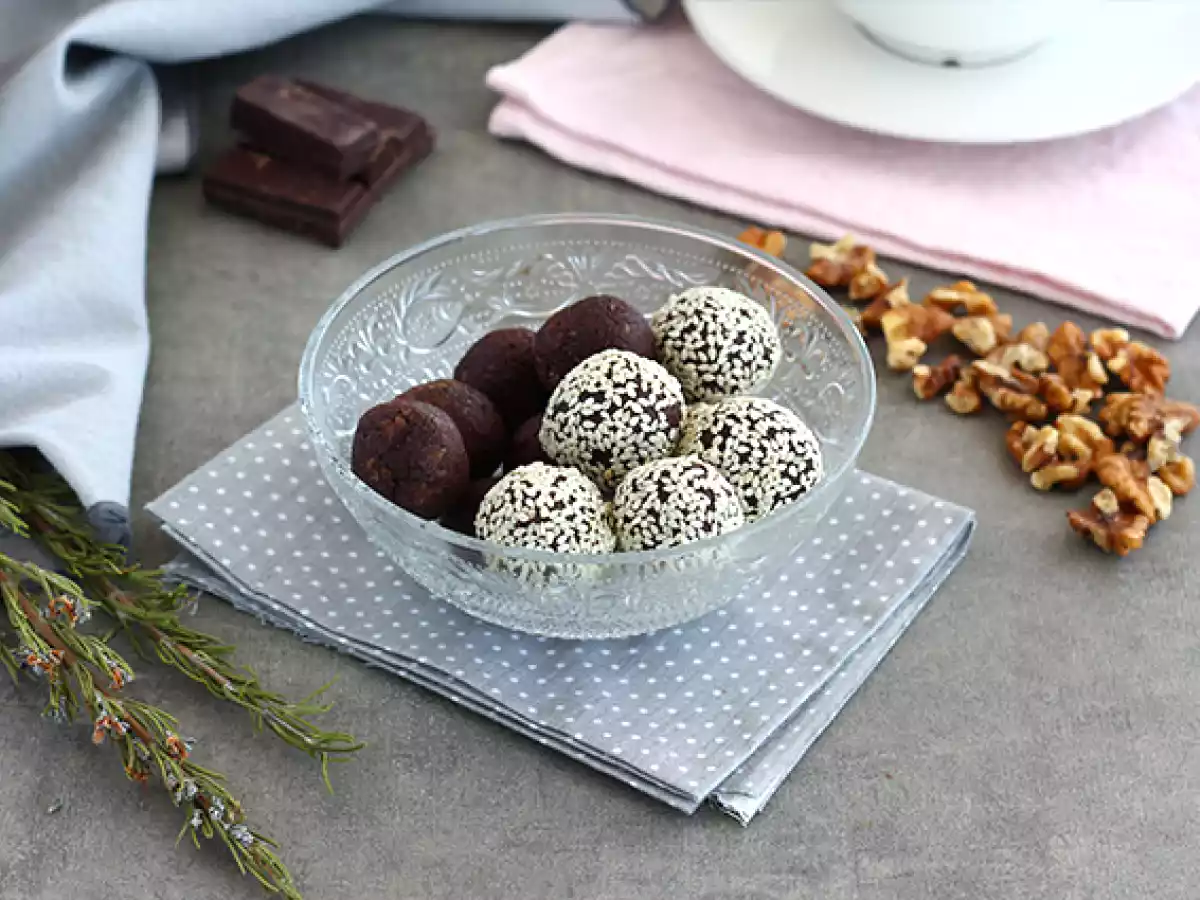 Bolitas energéticas de dátiles y cacao - foto 2