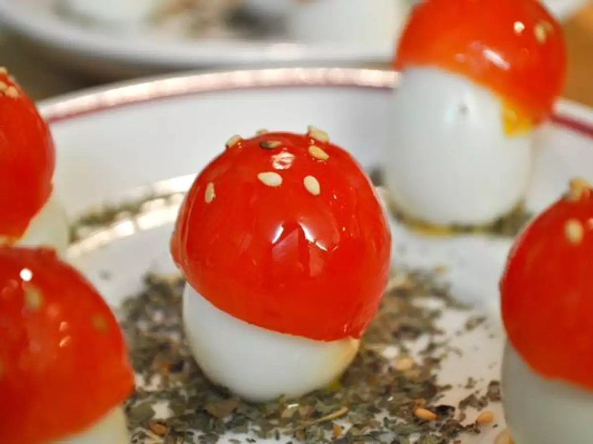 Bosque de setas de huevos de codorniz y tomates cherry - foto 2