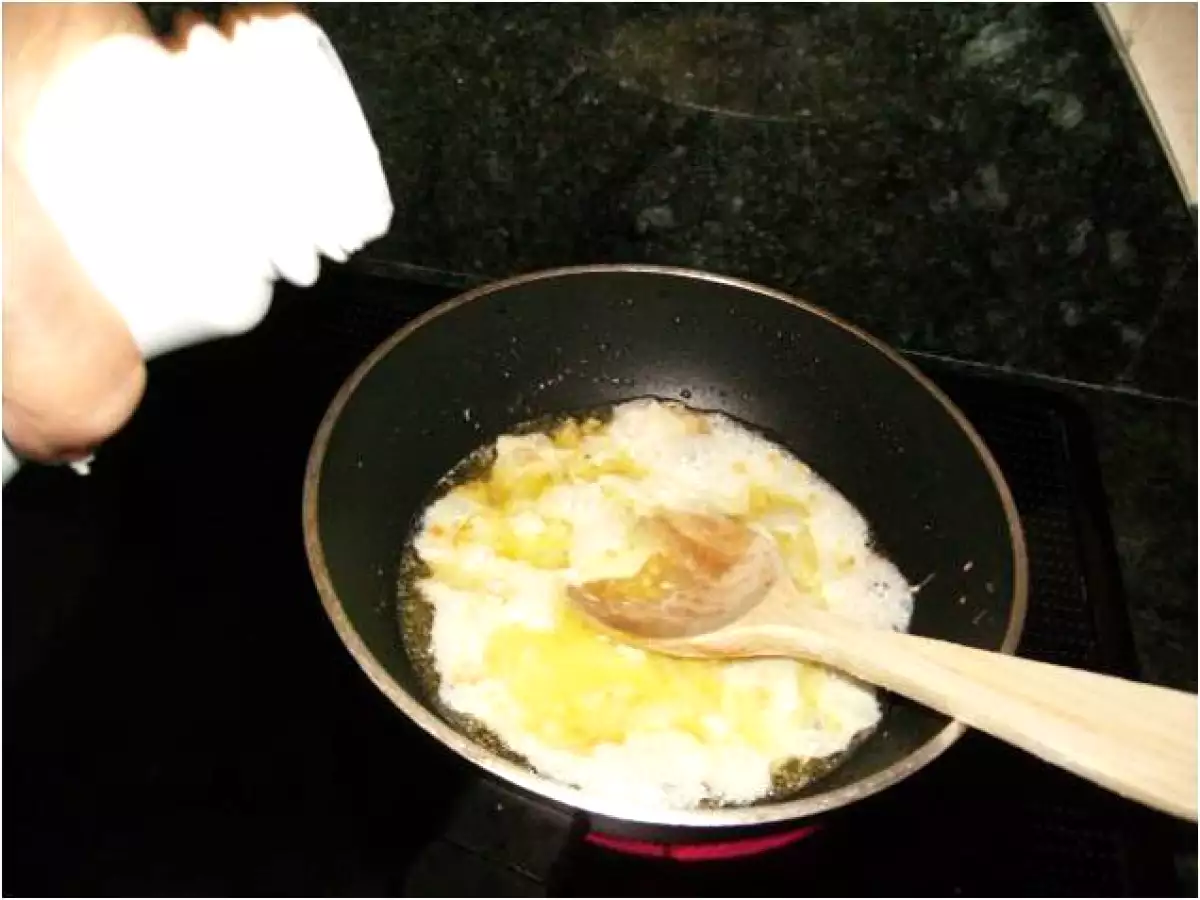 BRANDADA DE BACALAO CON CROCANTE DE PAN Y ACEITE DE OLIVAS NEGRAS - foto 4