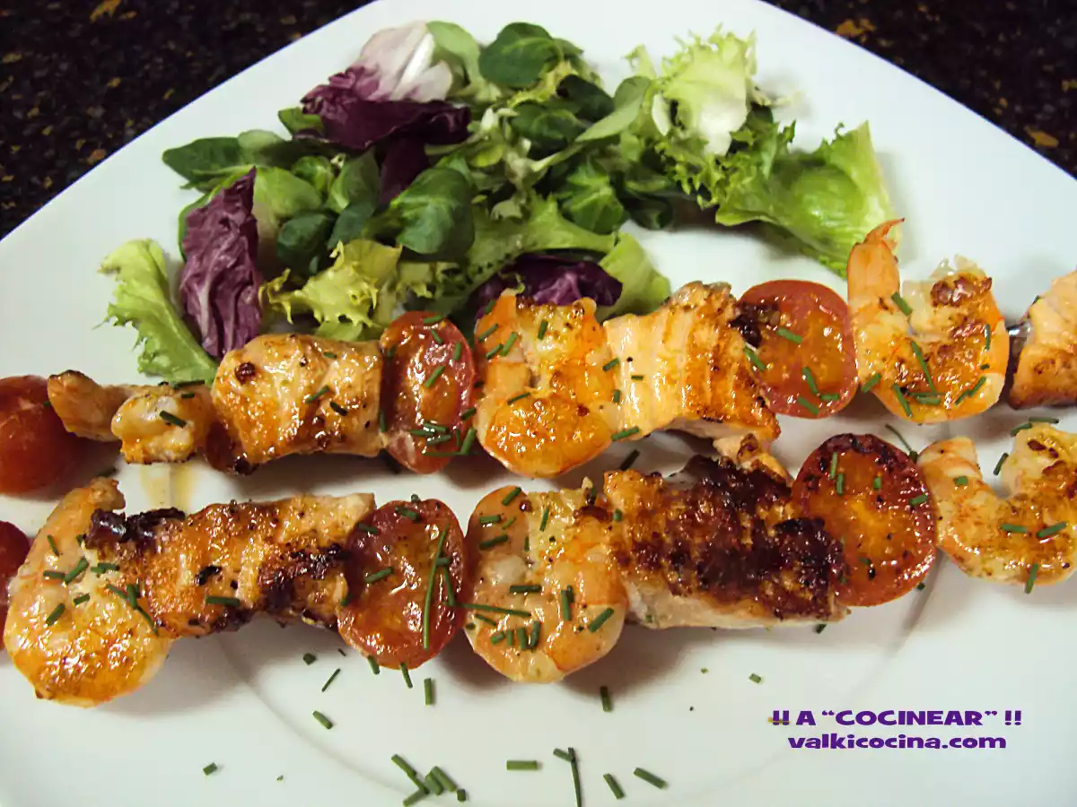 Brocheta de salmón y langostinos - foto 4