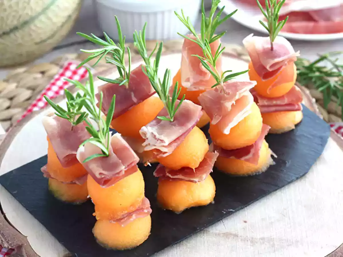 Brochetas de melón, jamón y romero - foto 2