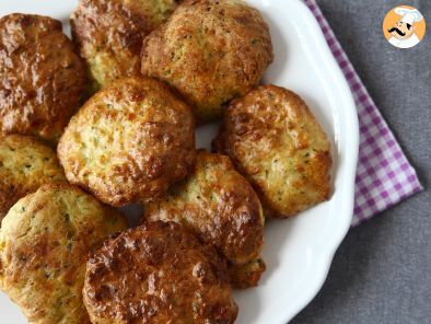 Buñuelos de calabacín y queso feta en freidora de aire